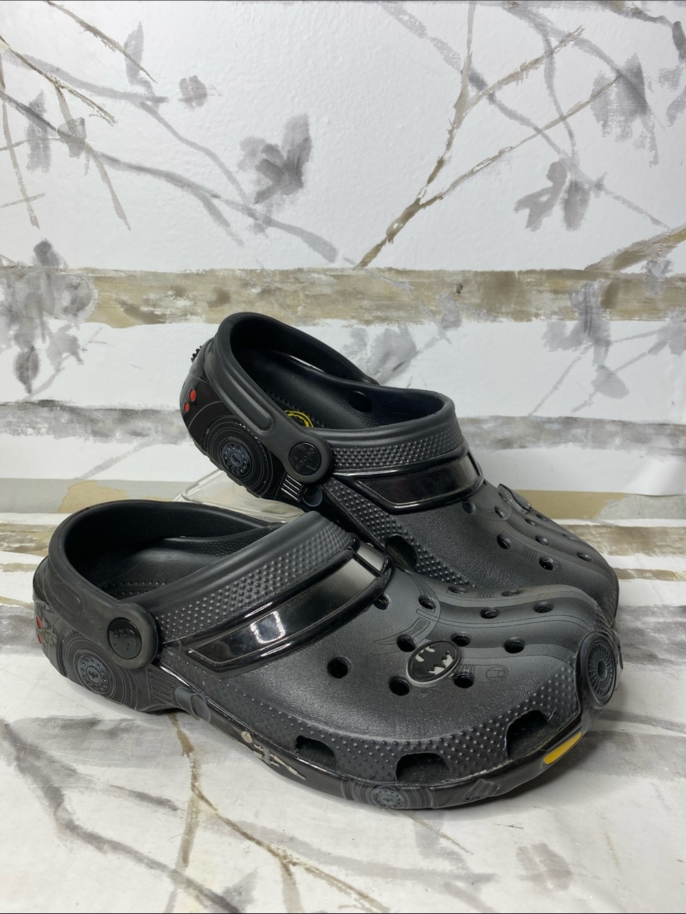 CROCS x Batman Clogs